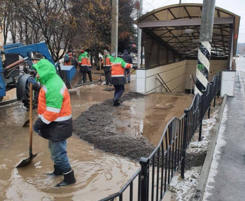 В Краматорске затопило подземный пешеходный переход на Новом Свете