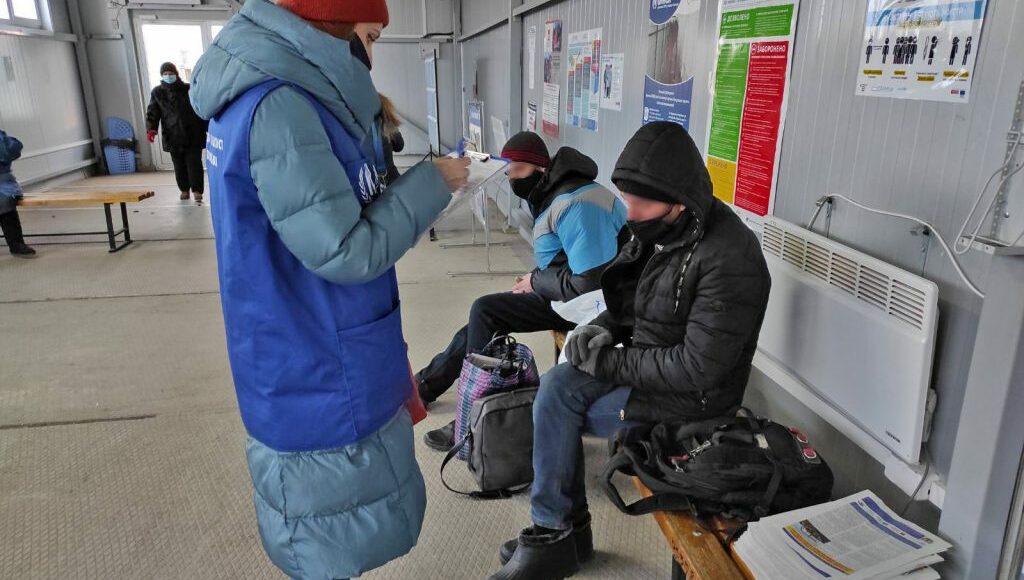 Правозащитники сообщили, что через КПВВ можно провозить 50 тысяч гривен