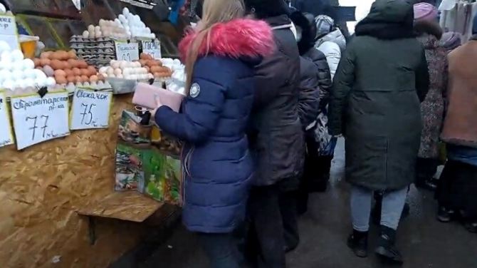 Мешканка Донецька показала ціни на одному з ринків