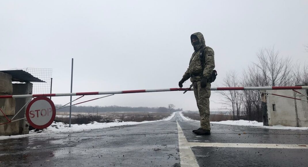 У бойовиків "ДНР" розповіли, скільки осіб перетнула КПВВ "Оленівка"