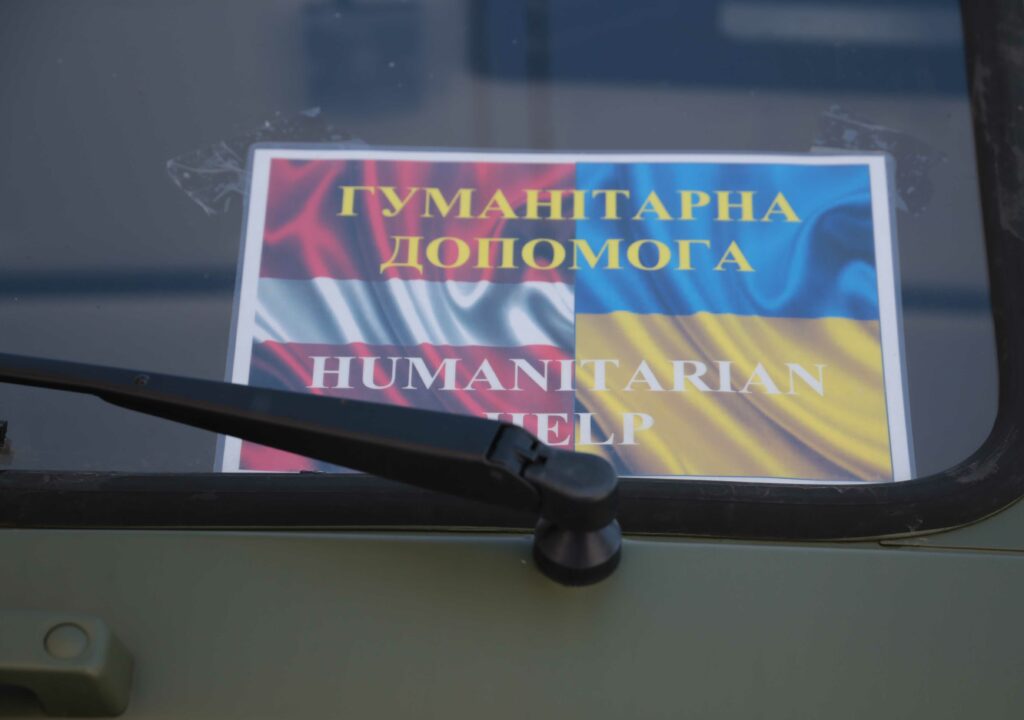 Дипломаты из Латвии привезли 5 тонн гуманитарной помощи для жителей Станицы Луганской