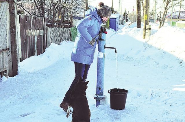 В Авдеевке завтра планируют возобновить подачу водоснабжения: сейчас людей снабжают технической водой
