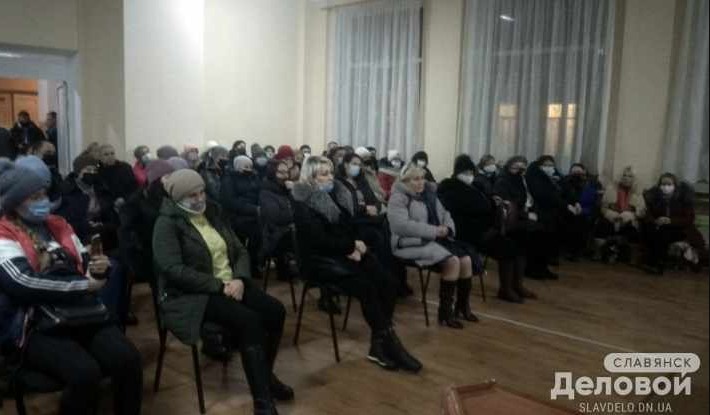 Тепло — холодно. Прервется ли отопительный сезон в одной из школ Славянска