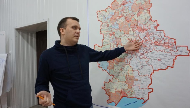 В ожидании ВГА. Почему в прифронтовых громадах Луганщины бюджетники остались без зарплат