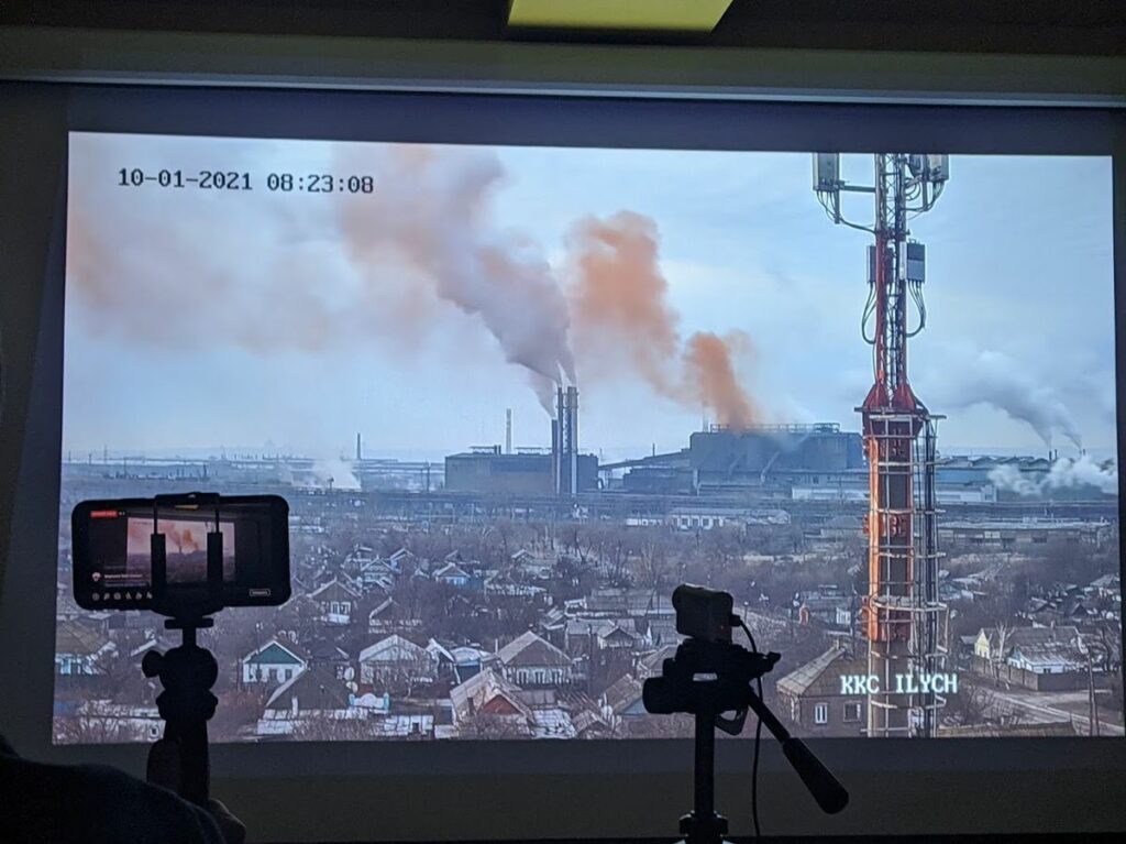 Назревает экологический протест. Почему крупнейшие загрязнители Мариуполя "провалили" свои экообязательства