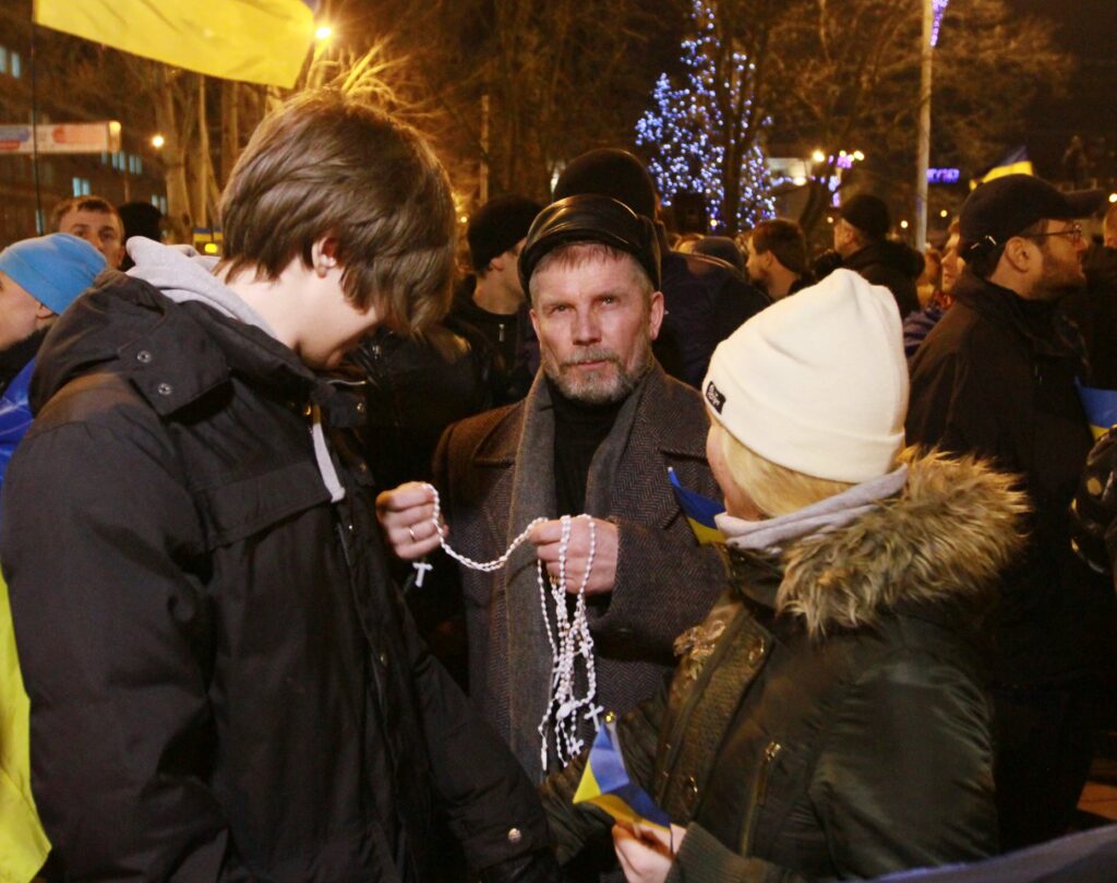 “Для нас война началась уже тогда”: 7 лет назад Донецк объединился против “русского мира”
