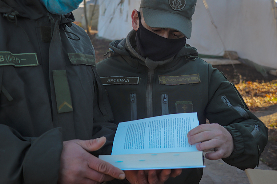 Буккроссинг для военных: как волонтерка из Славянска начала всеукраинскую акцию
