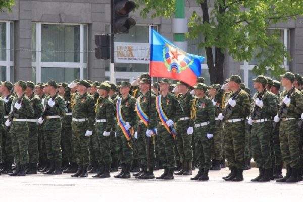 Оккупанты "ЛНР" ужесточили ответственность за нарушения, связанные с постановкой на "воинский учет"