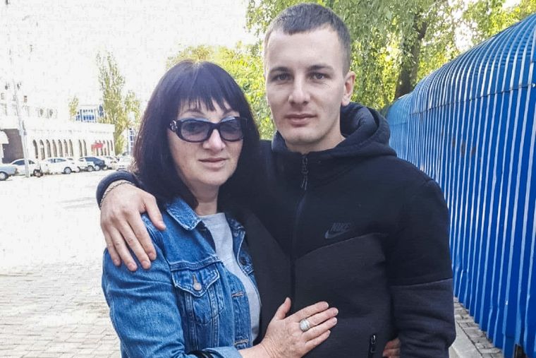 Без спецслужб и с $12 тысячами: как мать смогла вытащить из "Изоляции" "ДНР" своего единственного сына