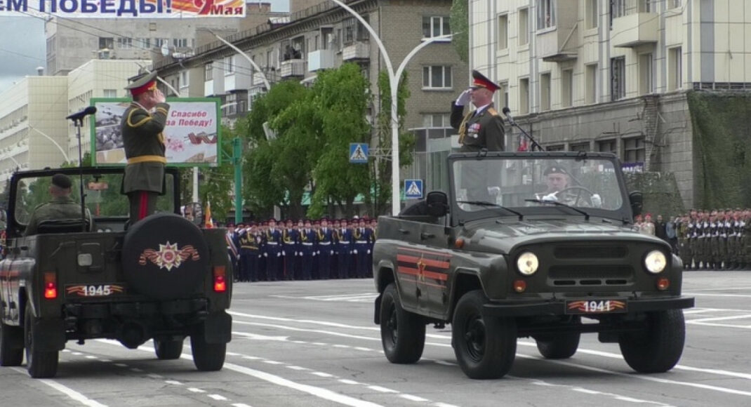 В оккупированном Луганске боевики провели военный парад