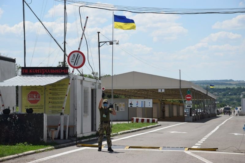 Вчора КПВВ Донбасу перетнуло понад 3 тисячі осіб