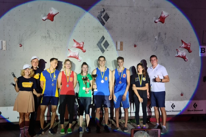 У Маріуполі відбувся чемпіонат України зі скелелазіння
