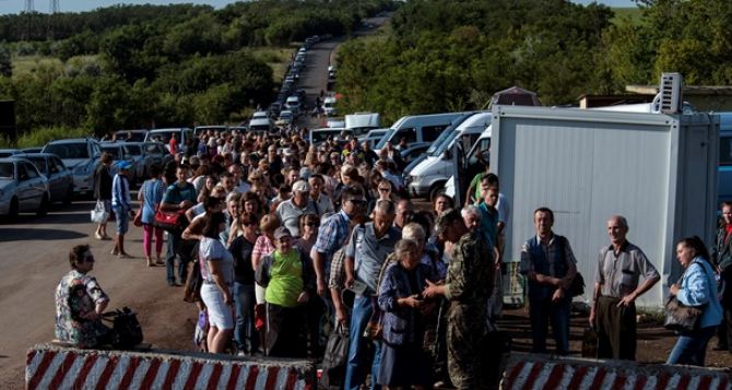 Ватажок НЗФ заявив, що в ОРДО взялися за вирішення питання з великими чергами на КПП з РФ