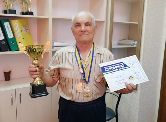 Спортсмен зі Слов'янська встановив рекорд України на змаганнях з важкої атлетики для ветеранів 80+