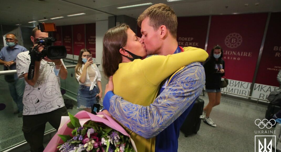 Дворазовий призер Олімпійських ігор - 2020 повернувся в Україну