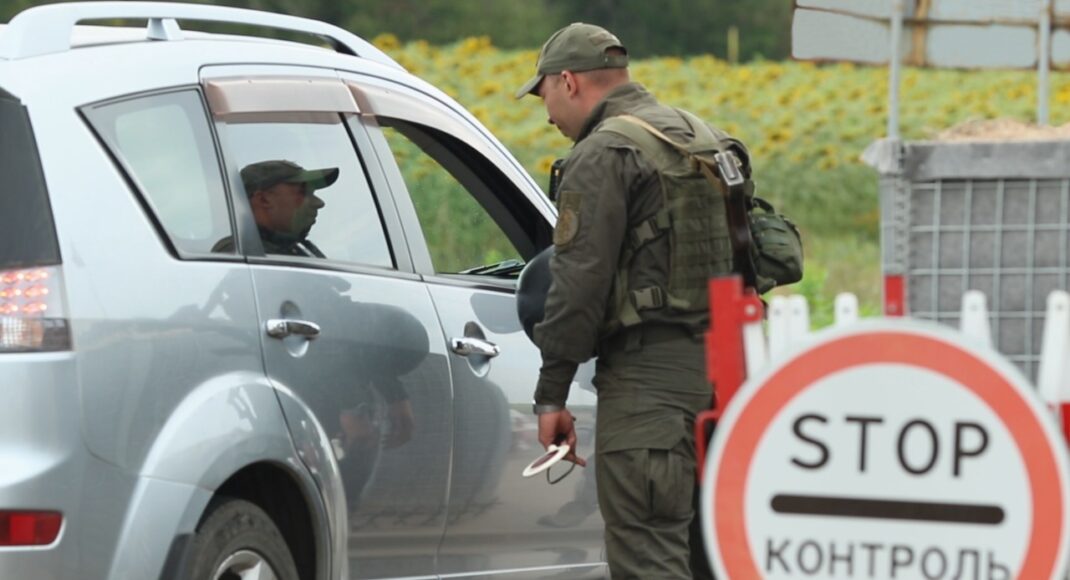 У Мінреінтеграції повідомили про спрощений виїзд для громадян з окупованих територій