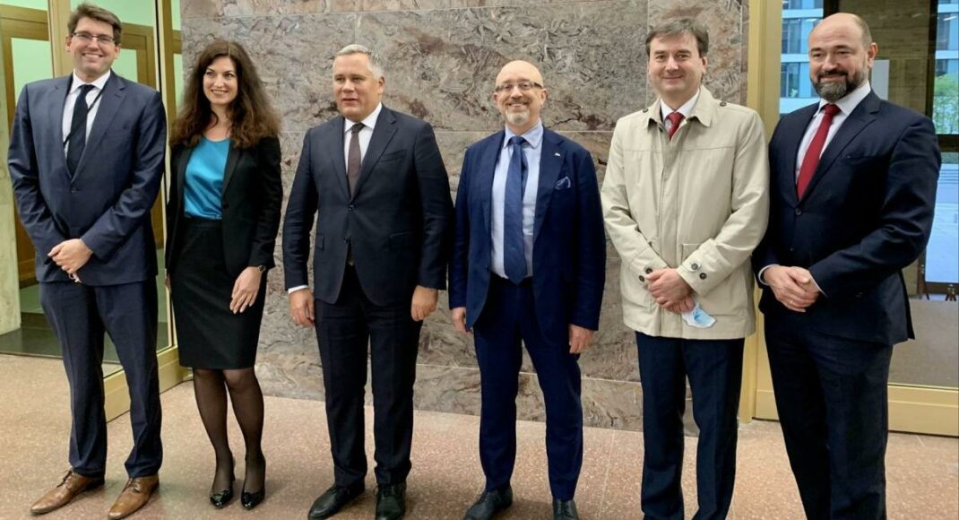Триває підготовка до саміту "Нормандської четвірки": українською стороною поінформовано партнерів про безпекову ситуацію на Донбасі