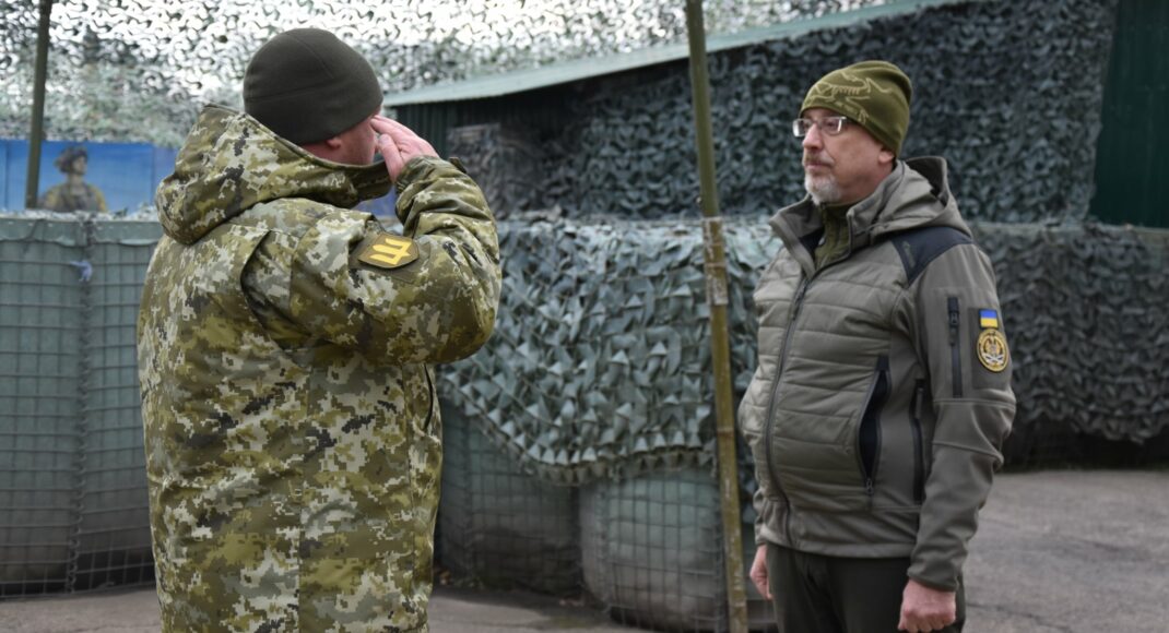 Резніков прибув до ООС з робочим візитом: відвідає військові підрозділи Донбасу (фото)