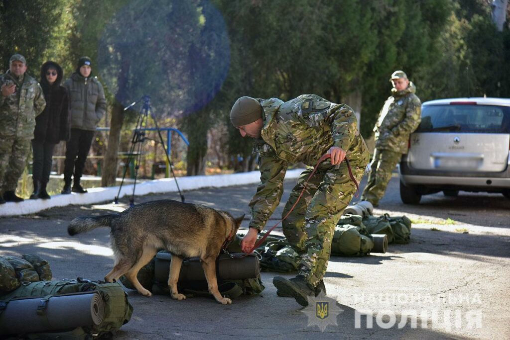 полицейские кинологи Донетчины