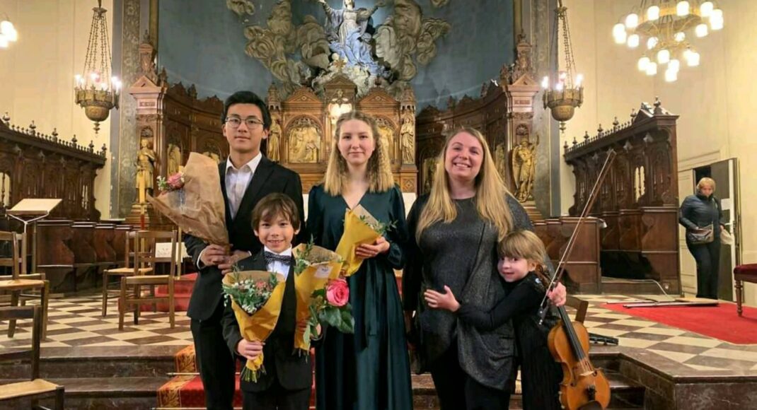 Піаністка з Костянтинівки зіграла на сцені у Парижі та здобула перемогу у конкурсі (відео)