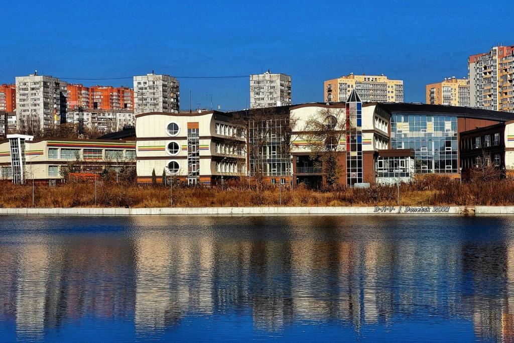 школа Ахметова в Донецке