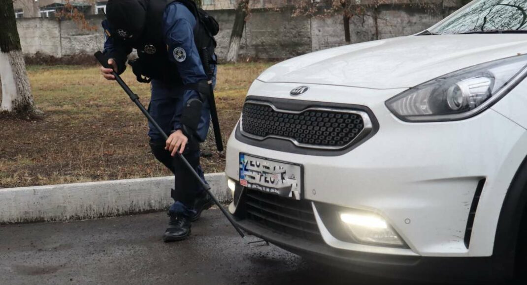 Горрайонный суд Константиновки сегодня взяли под усиленную охрану