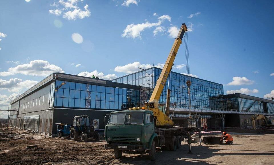 Шмыгаль заявил, что строительство аэропорта под Мариуполем стартует в 2022 году