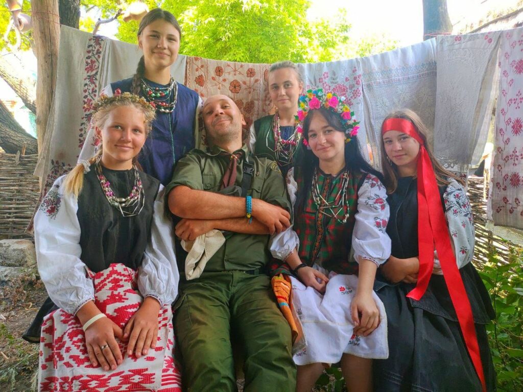 Подростки из Краматорска и Славянска создали скаутский лагерь с патриотическими ценностями