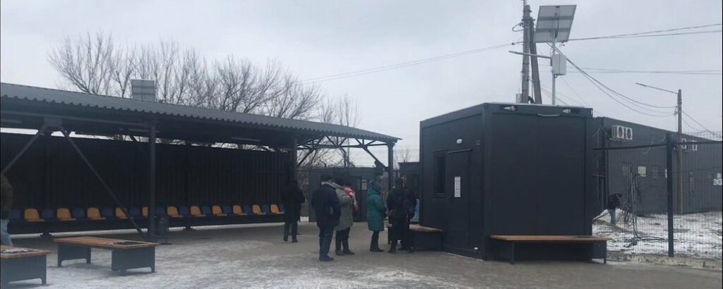 На КПВВ Станица Луганская рассказали, как работает новый модуль для вакцинации от COVID-19