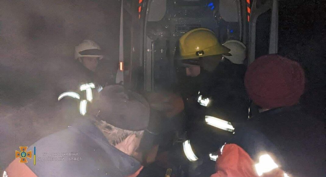 У Краматорську гасили пожежу в дачному будинку: серед постраждалих 2 дитини