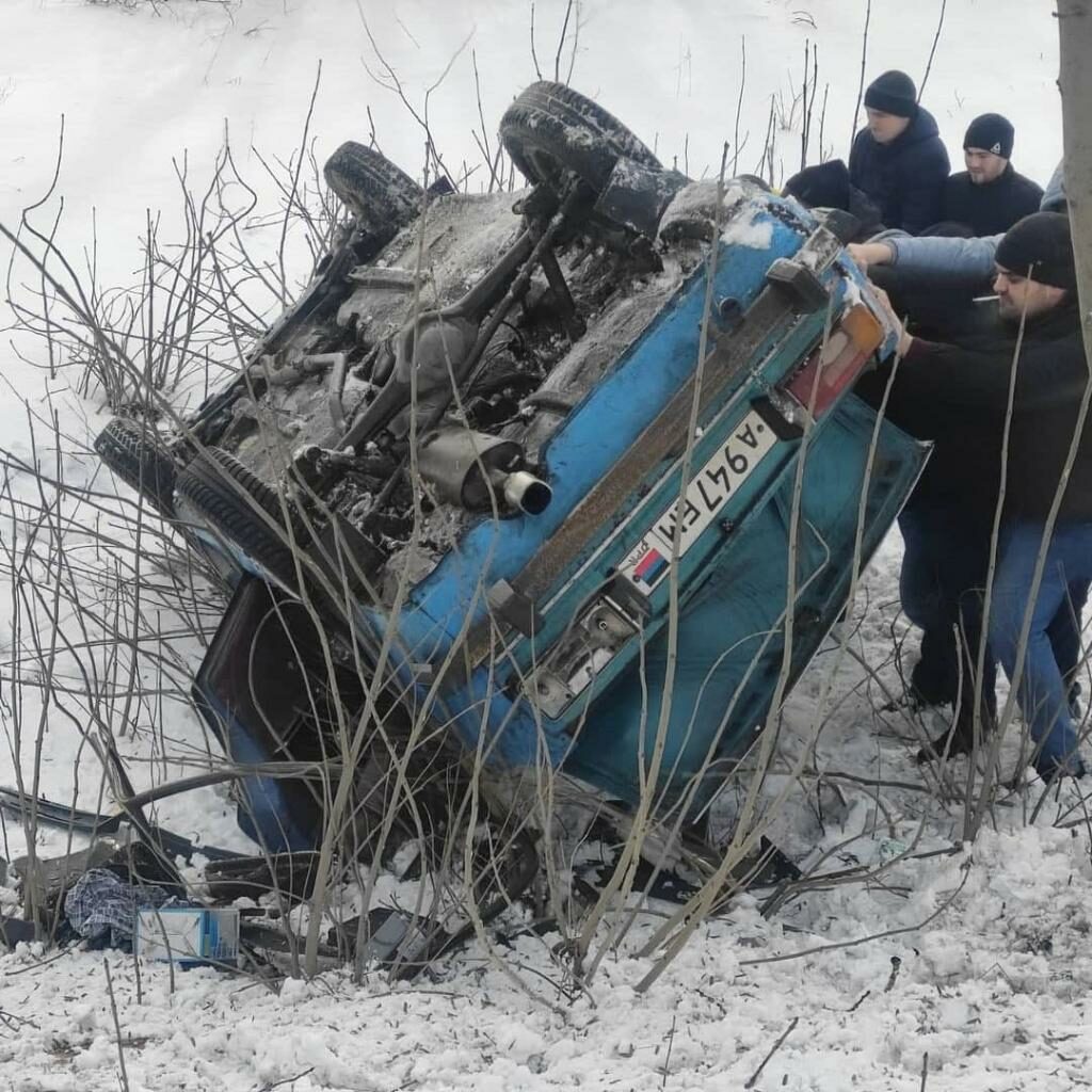 В ОРДО автомобиль с пассажирами вылетел в кювет