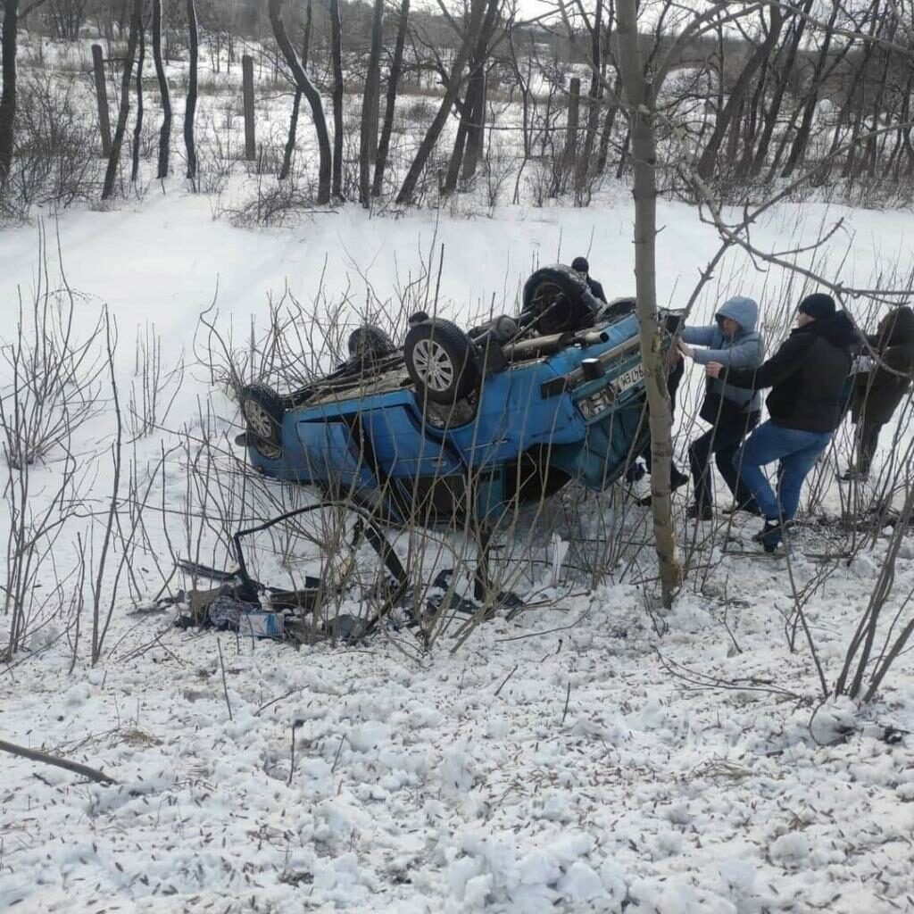 В ОРДО автомобиль с пассажирами вылетел в кювет