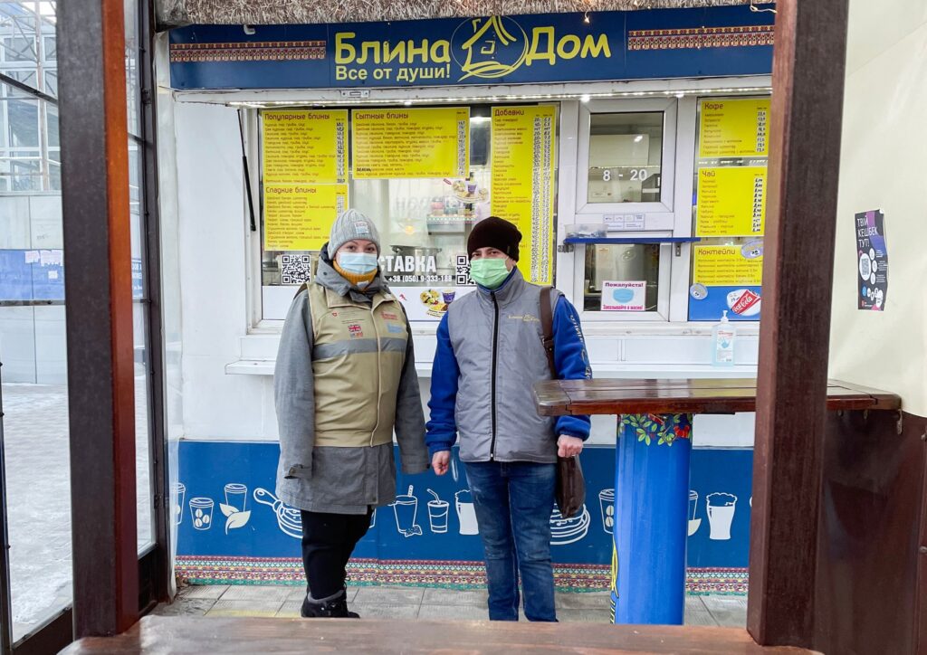 В разгар карантина Данский совет по делам беженцев при помощи гранта помог предпринимателям сохранить блинные в Северодонецке