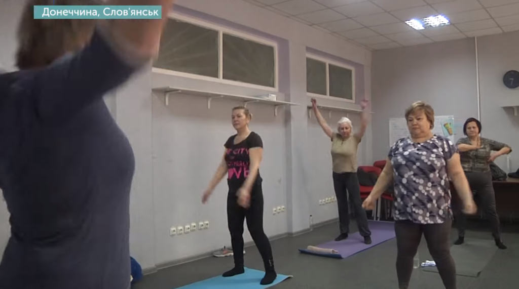 "Вік щастя": у Слов'янську проводять безкоштовні заняття з пілатесу для пенсіонерів