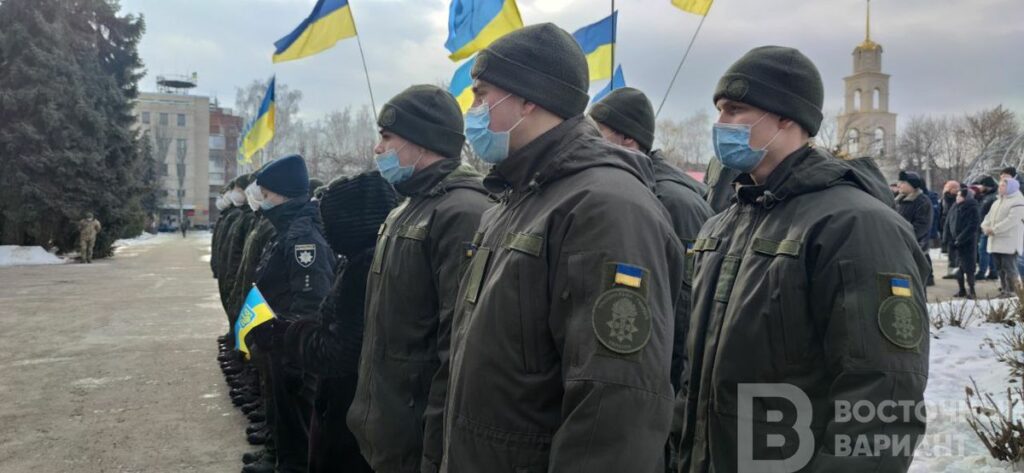 В Славянске ко Дню Соборности Украины создали цепь единения
