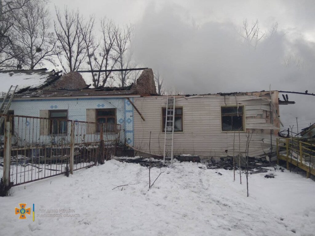 В Святогорске ночью тушили масштабный пожар в санатории (фото)е ночью тушили масштабный пожар в санатории