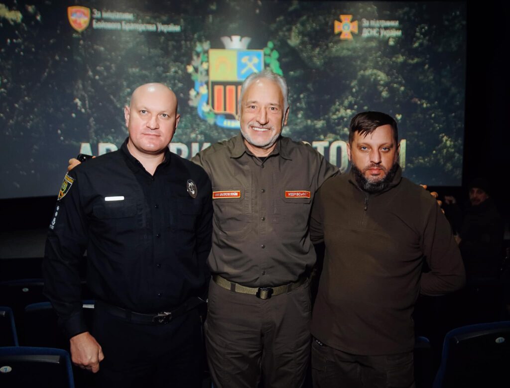 В Мариуполе презентовали документальный фильм "Авдеевка. Выстоять" о военных события на Донбассе