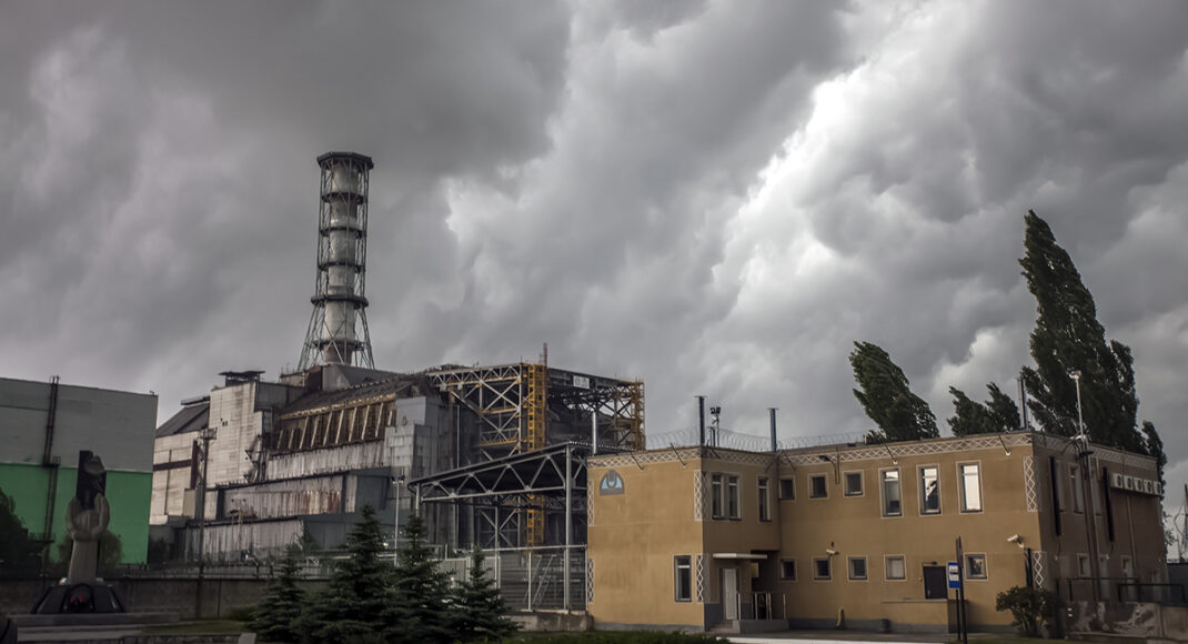 Російські окупанти захопили Чорнобильську АЕС: персонал у заручниках