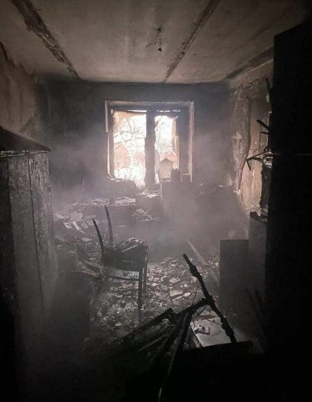 У Бахмуті з пожежі у квартирі врятували жінку і двох дітей