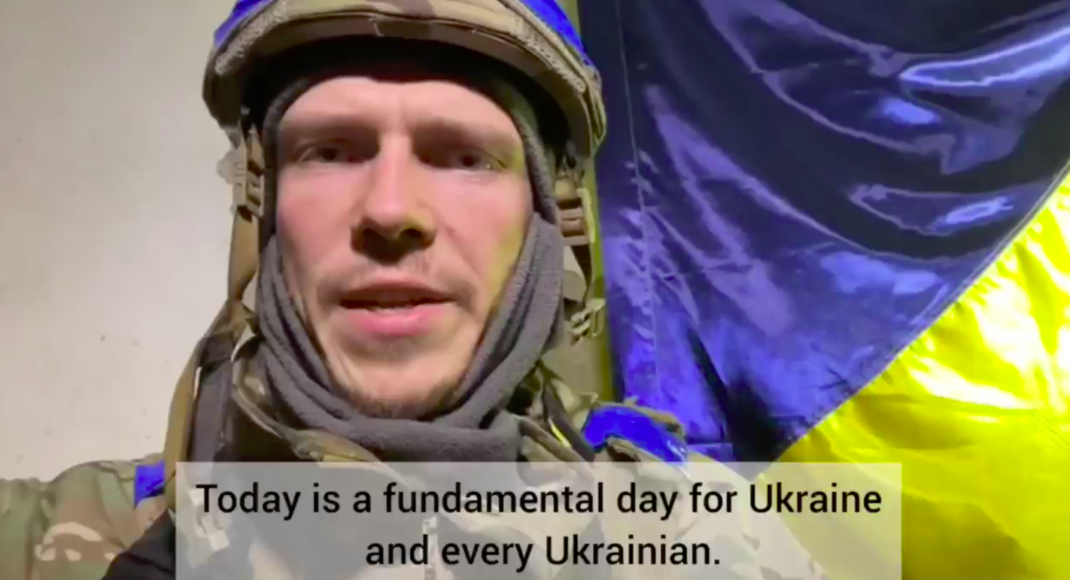 Полк "Азов" з Маріуполя привітав українців з Днем добровольця