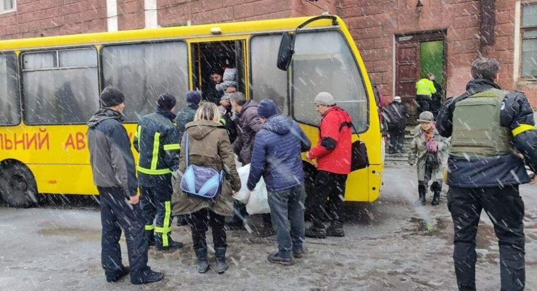 У Маріуполі починають евакуацію мирного населення