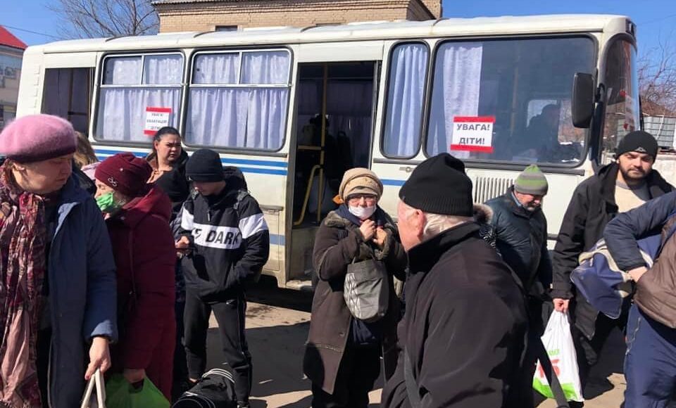 Гайдай розповів про евакуацію мешканців прифронтових міст Луганщини (фото)