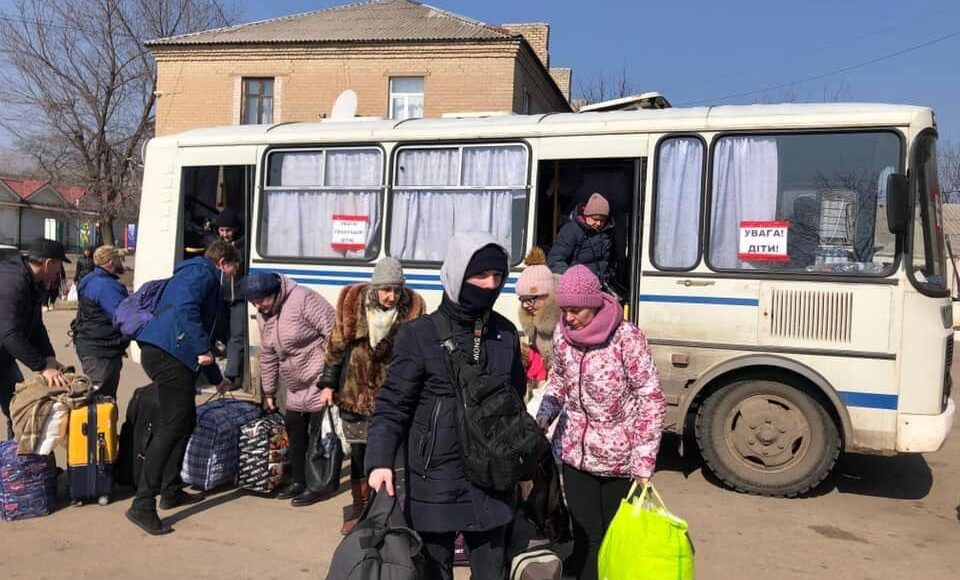 На Луганщине продолжается эвакуация: из-под обстрелов уже вывезены 275 человек