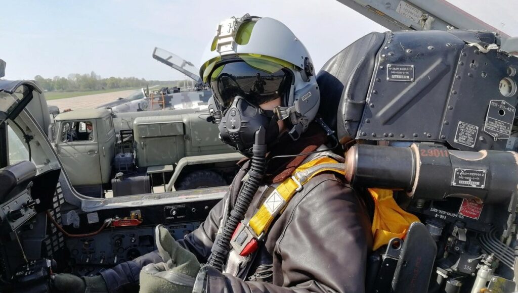 Наши войска в небе украинского Донбасса сбили один вражеский вертолет и шесть беспилотников рф