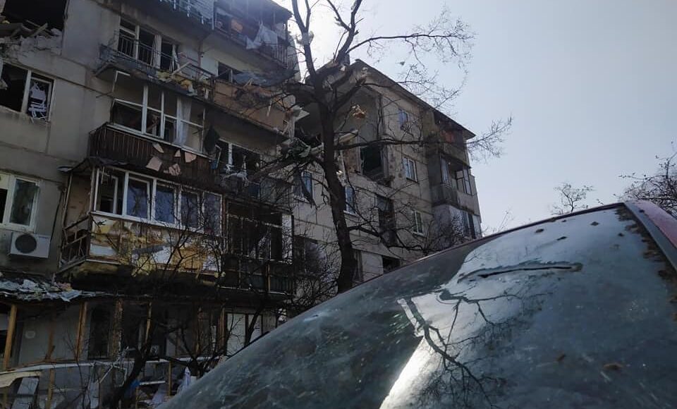 Міста Луганщини зазнали авіа- і ракетних ударів: зруйновано будинки, магазини