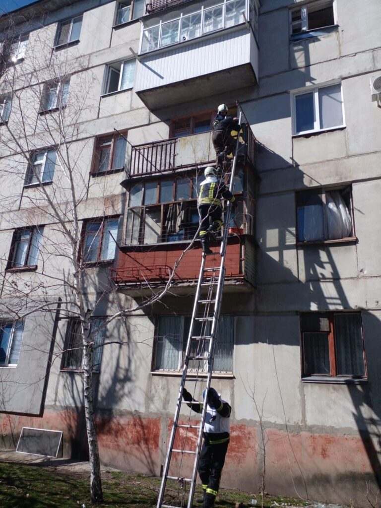 обстрелы городов Луганщины рашистами