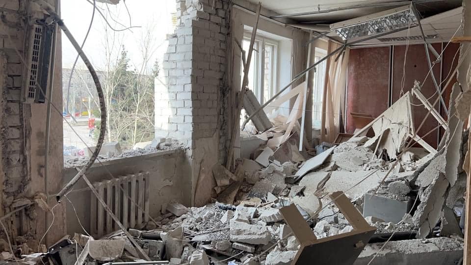 У Лисичанську снаряди рашистів знищили дитячий садок