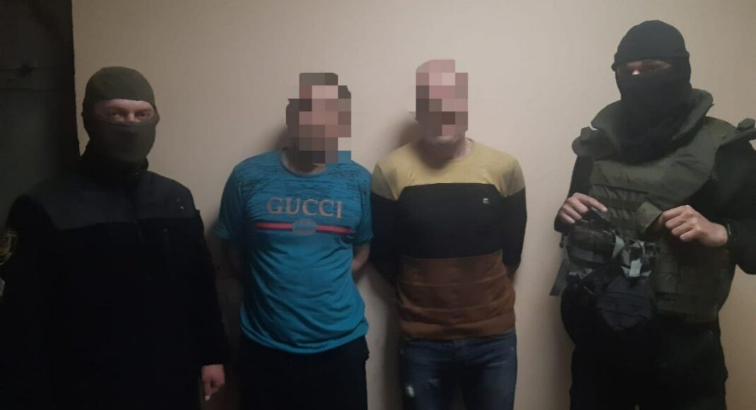 На Луганщині поліція затримала групу мародерів-автовикрадачів