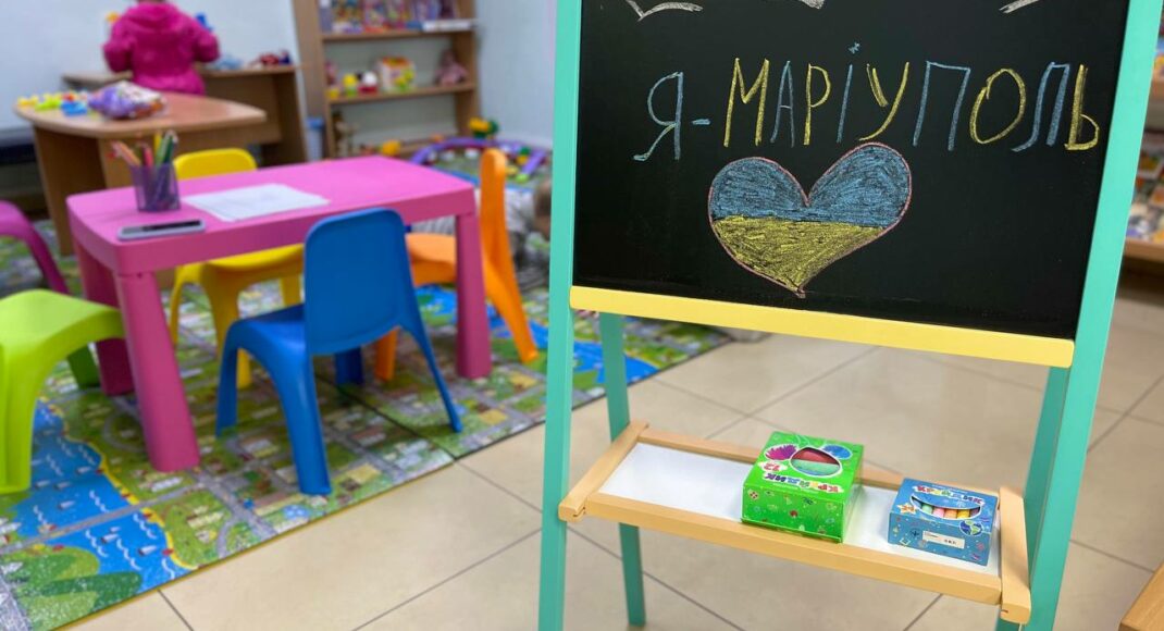 Для тысяч переселенцев-мариупольцев в Днепре открыли площадку "Я — Мариуполь"