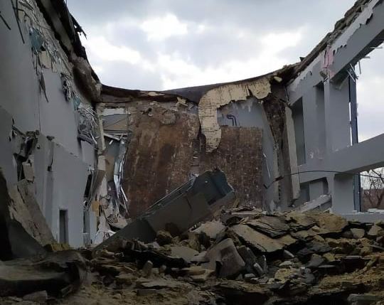У Маріуполі окупанти рф зруйнували басейн Нептун, в якому ховалося від обстрілів мирне населення